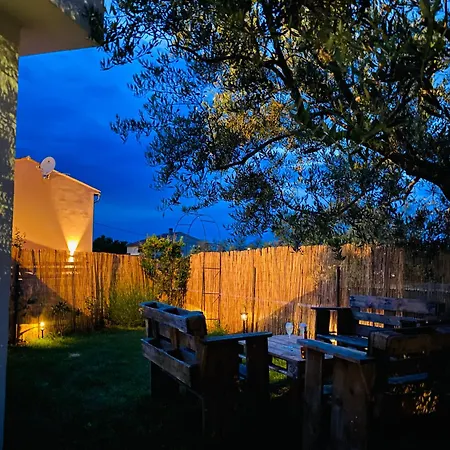Lando Villa *